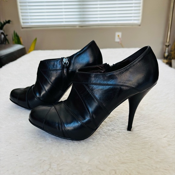 Mui Mui Black Leather Platform Ankle Heels Boots size EU 38 US 7-7.5 - Picture 6 of 16